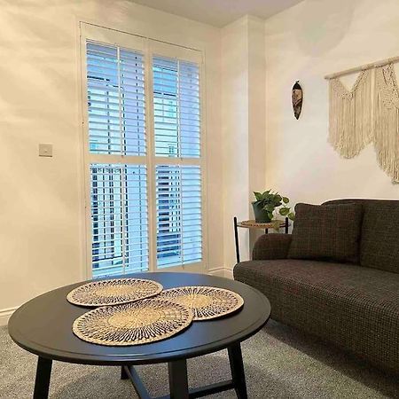 Serene Home Ideally Connected To Central London Bromley Exterior photo